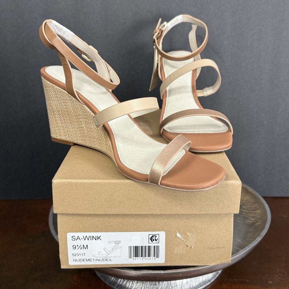 Wood grain contemporary chic strappy wedge Nude Metallic Sandal SIZE 9/12M
